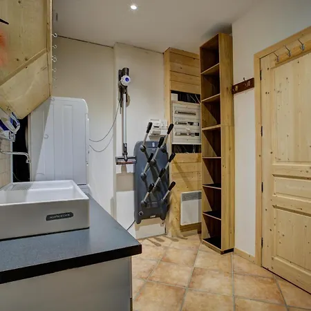 La Cloche Des Bois - Alpes Travel - Les Bois - Sleeps 4-6 Chalet *